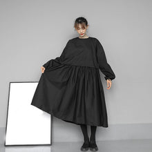 Load image into Gallery viewer, [EAM] Women Black Pleated Split Joint Big Size Dress New Round Neck Long Sleeve Loose Fit Fashion Tide Spring Autumn 2020 1N533